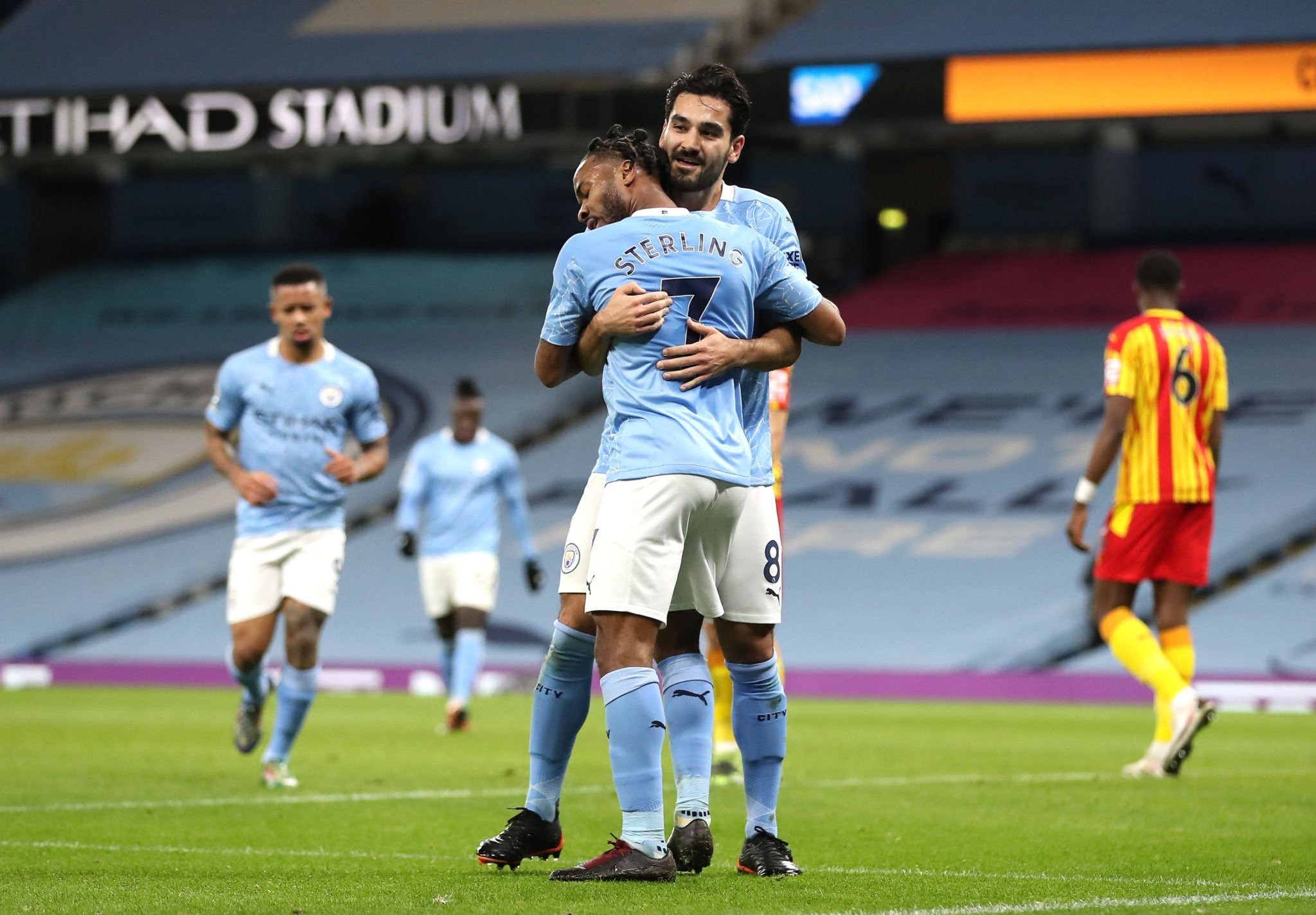 马克莱莱：皇马总会尝试引进超级球星，姆巴佩留队巴黎也能拿欧冠.